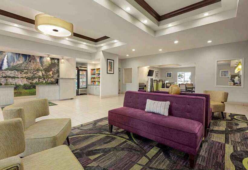 هتل La Quinta By Wyndham Fresno Northwest