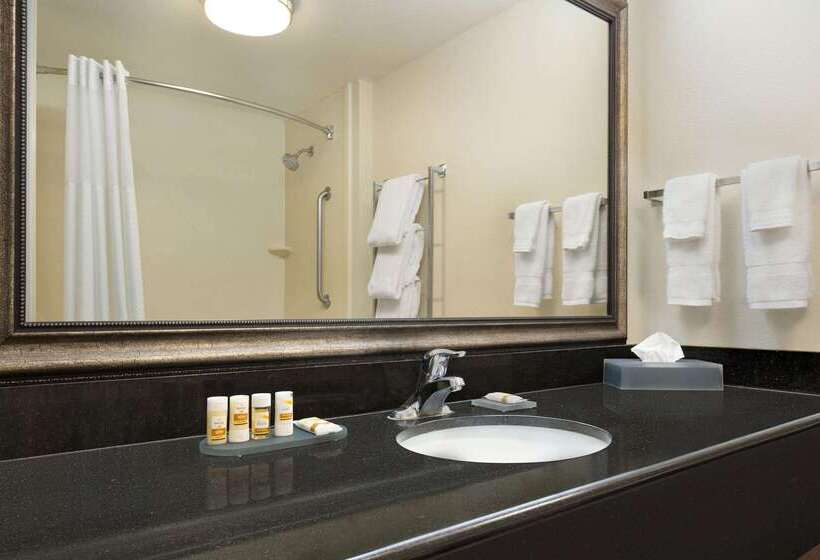 هتل La Quinta By Wyndham Fresno Northwest