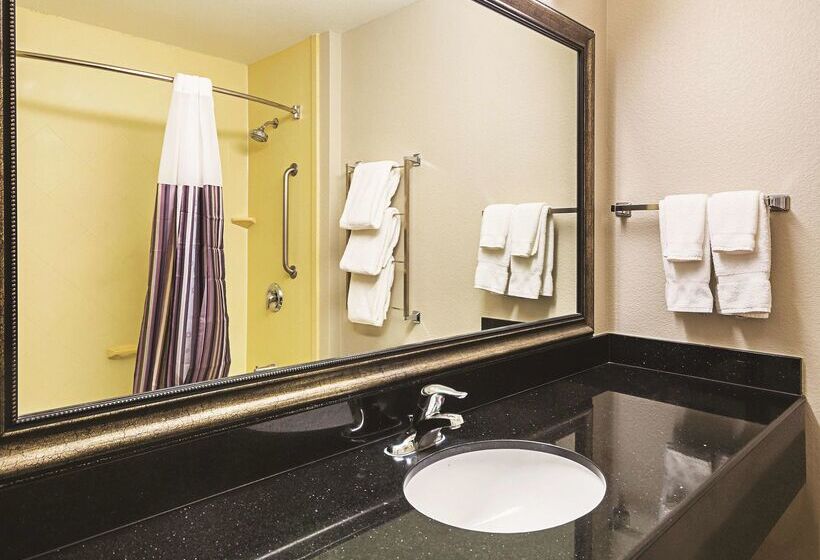 هتل La Quinta By Wyndham Fresno Northwest