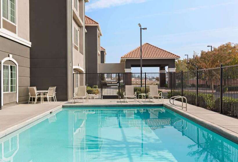 هتل La Quinta By Wyndham Fresno Northwest