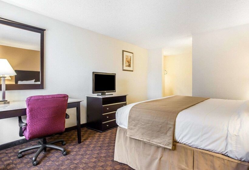 هتل Quality Inn & Suites Coliseum