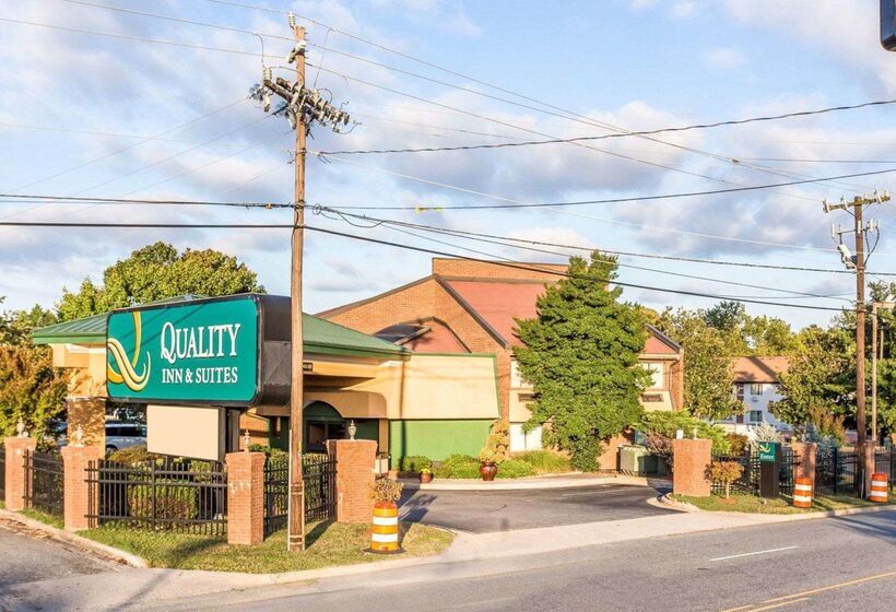 هتل Quality Inn & Suites Coliseum