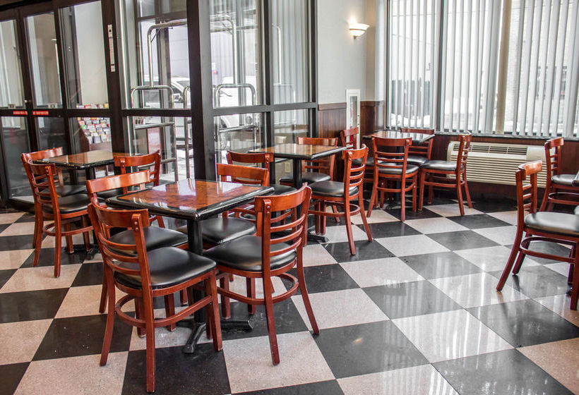 فندق Quality Inn Long Island City  Queensboro Bridge