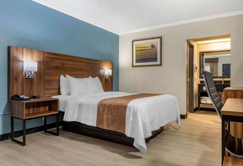 هتل Quality Inn & Suites Ft. Jackson Maingate