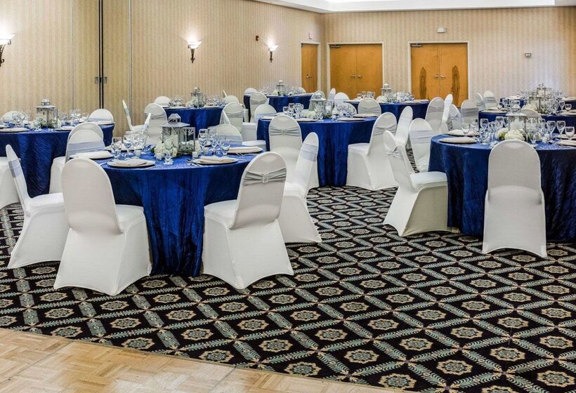 هتل Quality Suites Lake Wright  Norfolk Airport