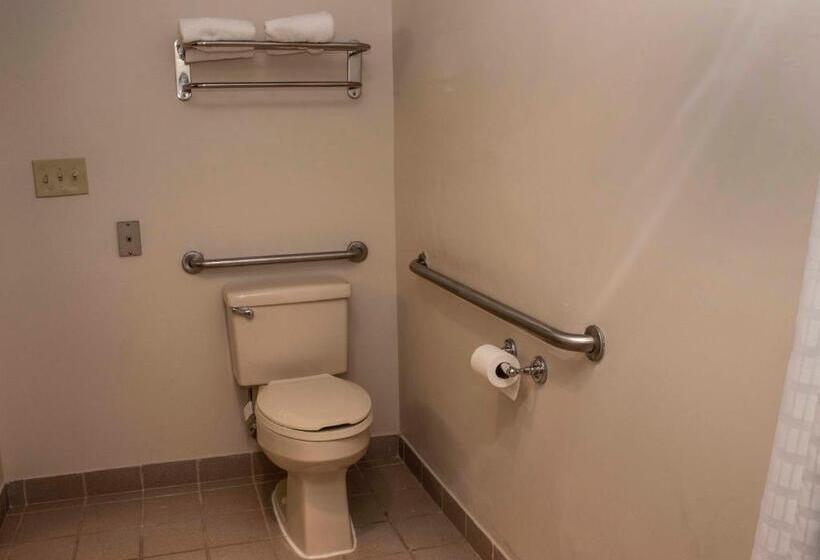 هتل Quality Suites Lake Wright  Norfolk Airport