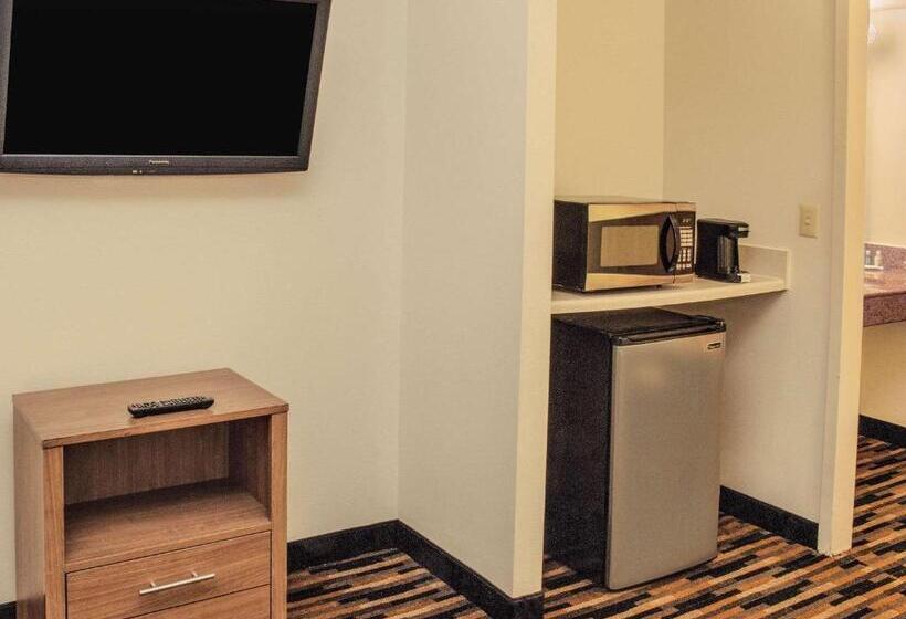 هتل Quality Suites Lake Wright  Norfolk Airport
