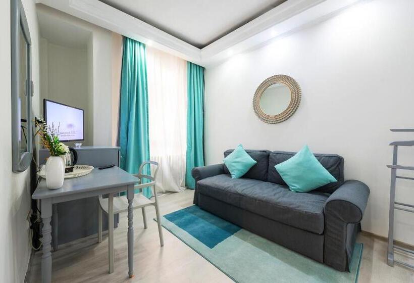 هتل Relax Comfort Suites