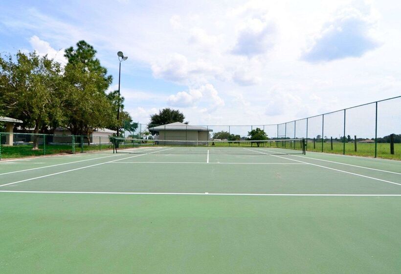 فندق Rodeway Inn & Suites