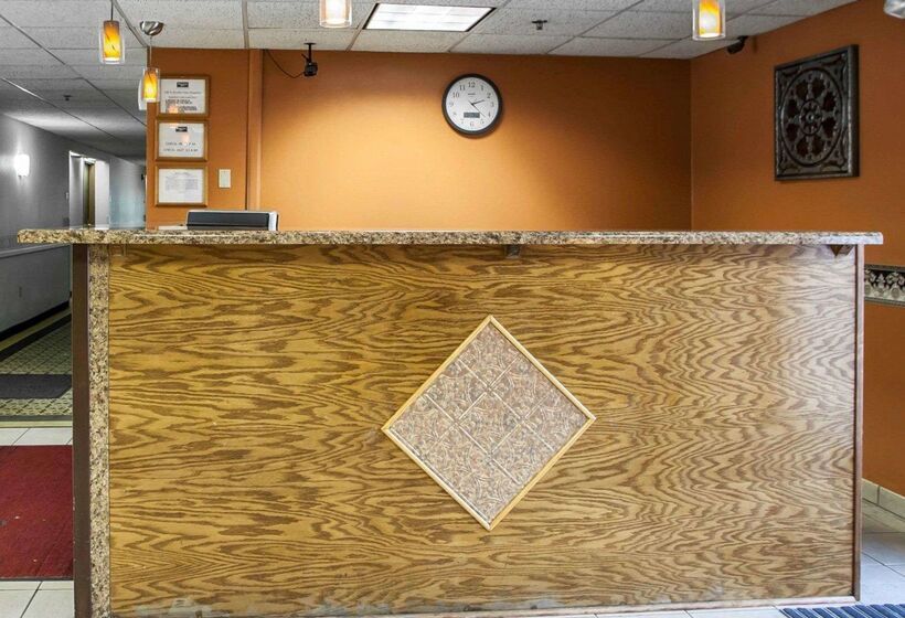 هتل Rodeway Inn & Suites Milwaukee Airport