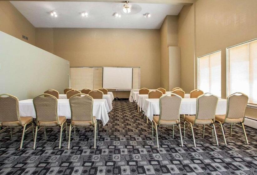 هتل Rodeway Inn & Suites Milwaukee Airport