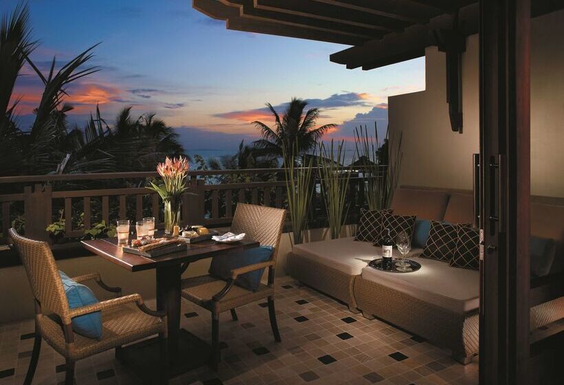 בית מלון כפרי Shangri La Boracay