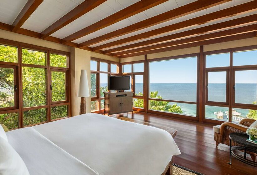 בית מלון כפרי Shangri La Boracay