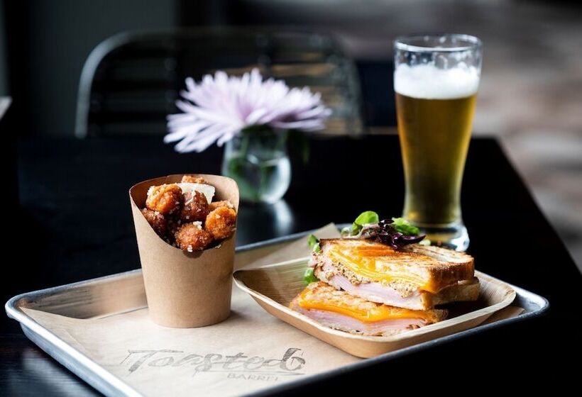 هتل Springhill Suites By Marriott Savannah Downtown Historic District