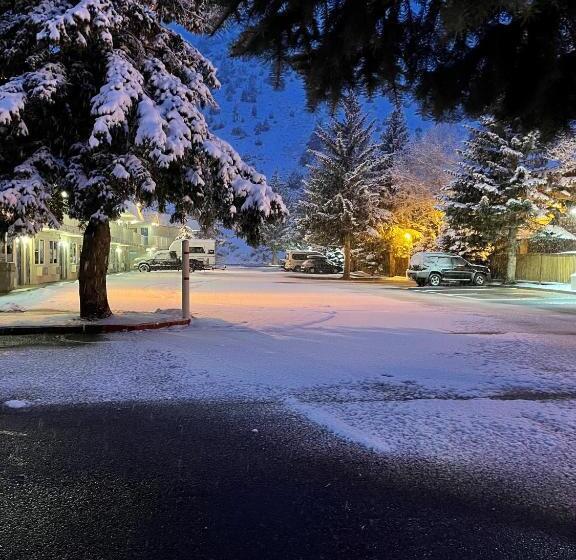 فندق على الطريق The Jackson Southtown