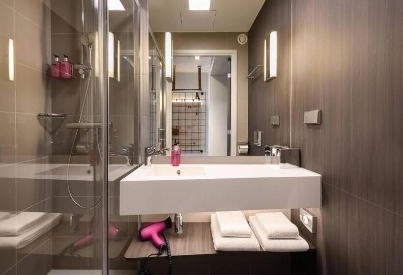 Отель Moxy Stuttgart Feuerbach