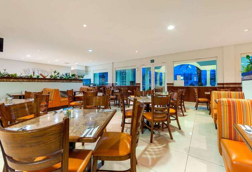 בית מלון כפרי Comfort Inn Monterrey Norte