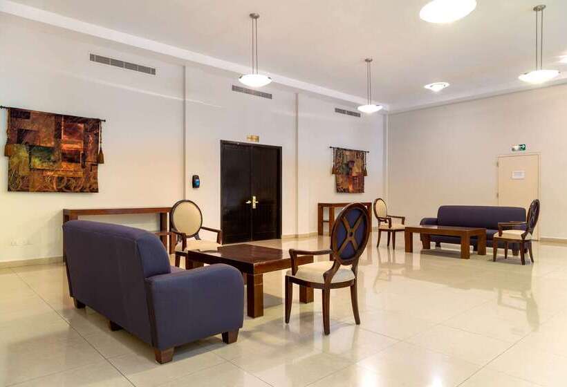 בית מלון כפרי Comfort Inn Monterrey Norte