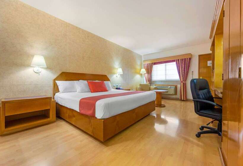 בית מלון כפרי Comfort Inn Monterrey Norte