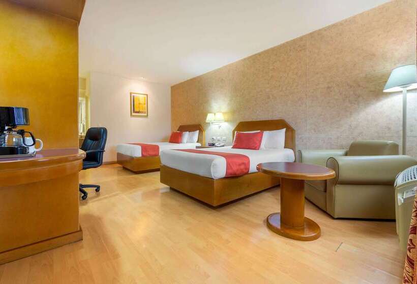 בית מלון כפרי Comfort Inn Monterrey Norte