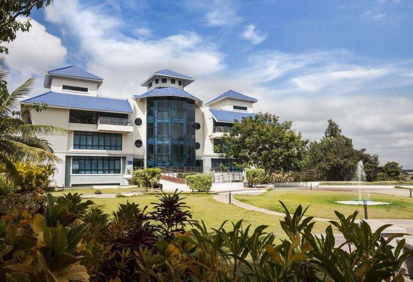 酒店 Clarks Exotica Convention, Resort & Spa