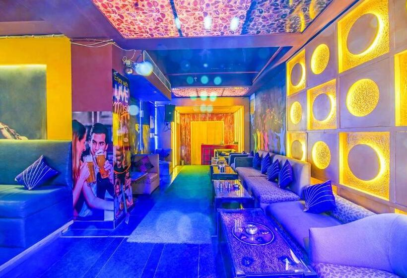 Fabhotel White Klove Paharganj