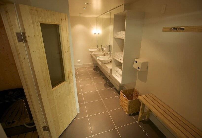 هتل Fable Christchurch