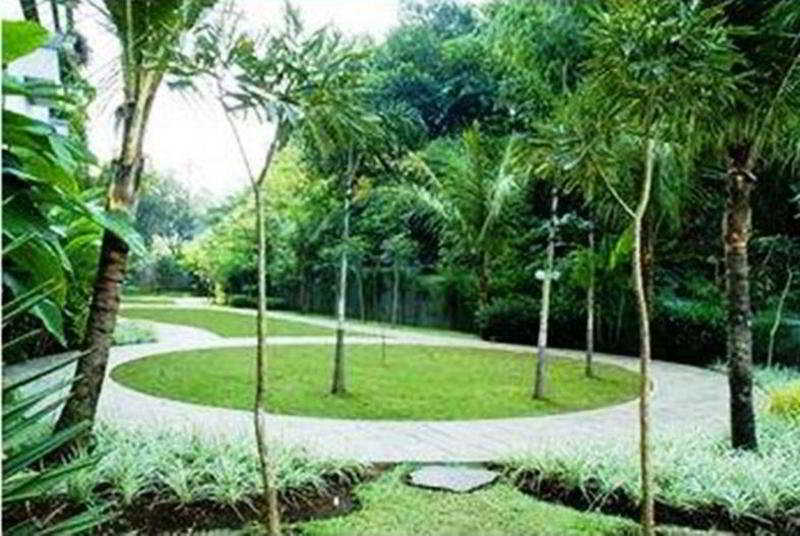 هتل Youre At  Galeri Ciumbuleuit Apartment