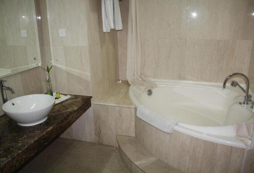 هتل Grand Pasundan Convention