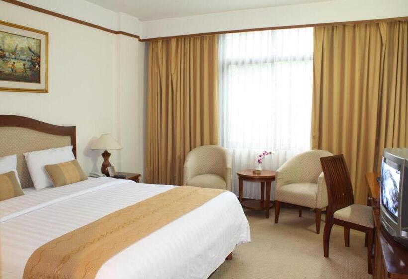 هتل Grand Pasundan Convention