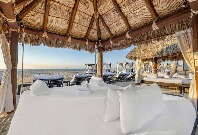 هتل Cabo Azul, A Hilton Vacation Club