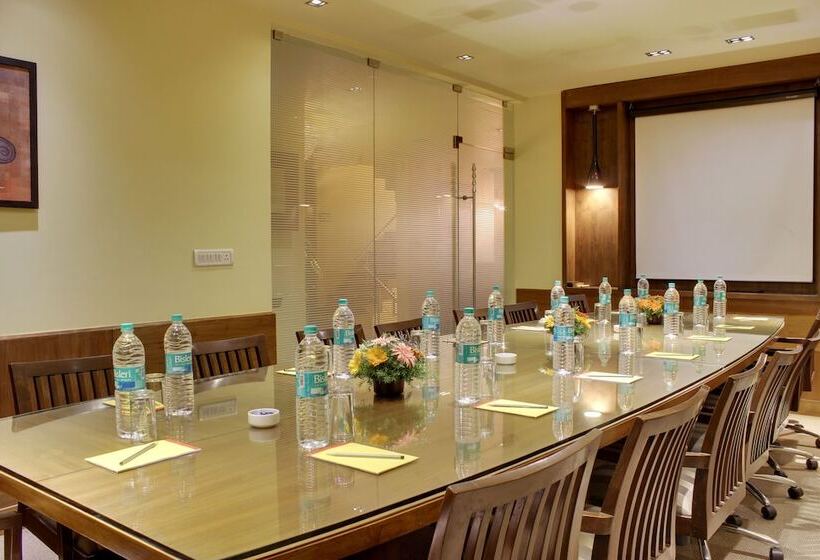 Upar Hotels Indiranagar