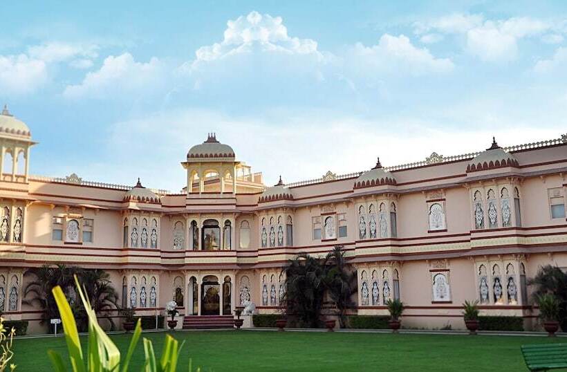 ホテル Jüsta Rajputana Resort & Convention Centre, Udaipur