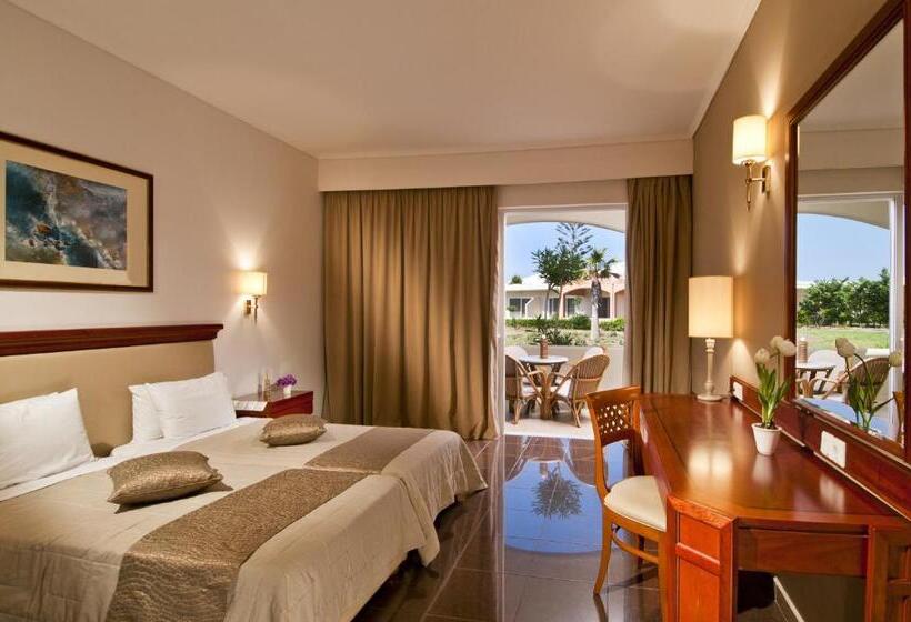 هتل Kipriotis Village Resort