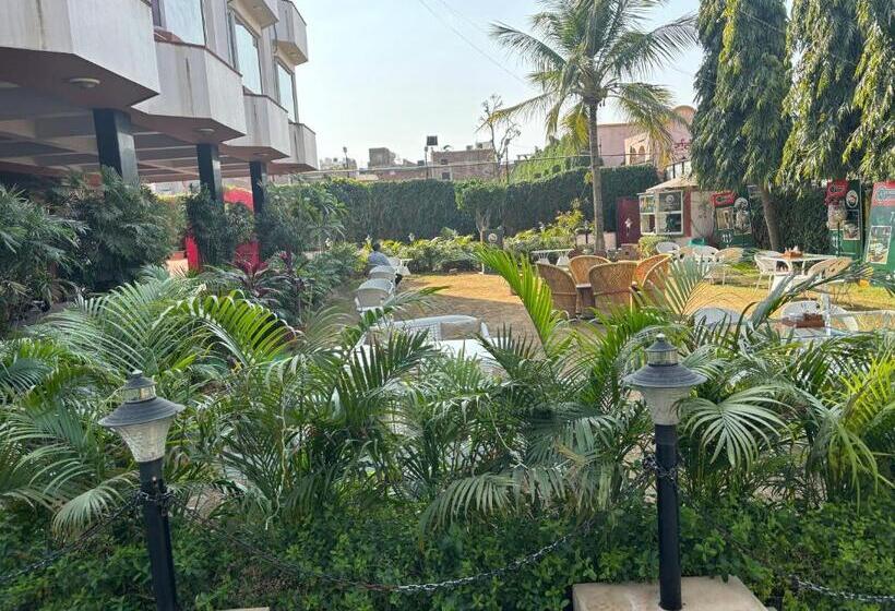 فندق Maya International