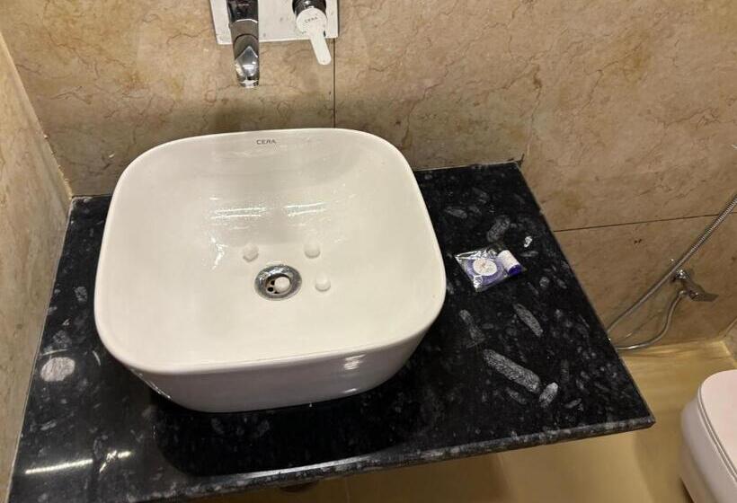 فندق Maya International