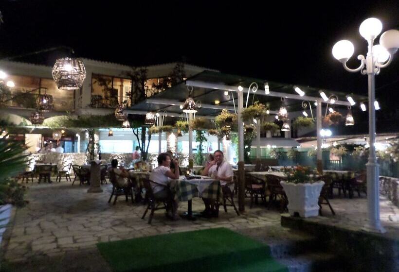 هتل Molfetta Beach