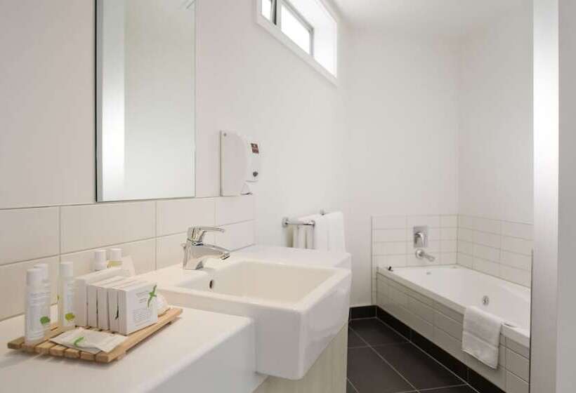 هتل Nesuto Stadium