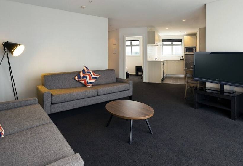 هتل Nesuto Stadium