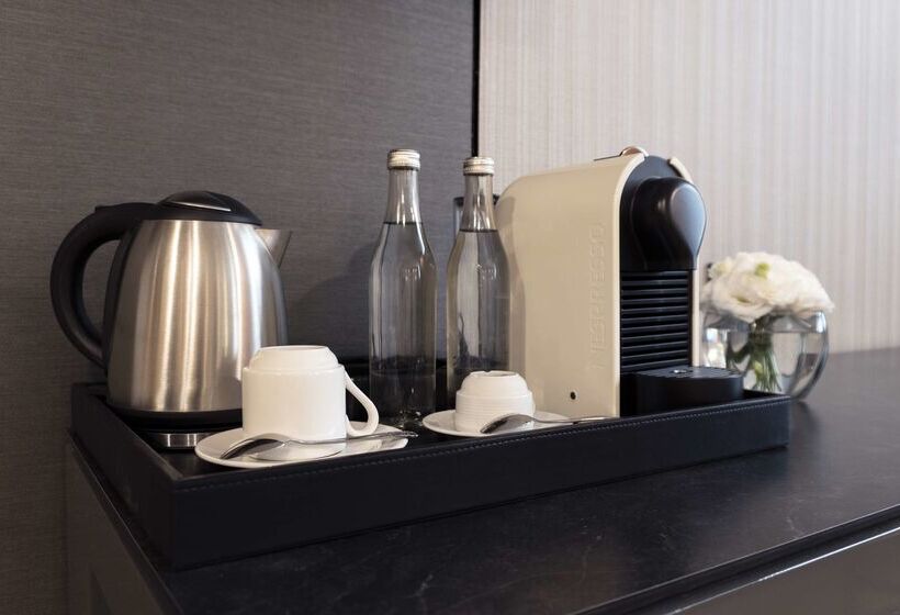 ホテル NH Collection México City Airport T2