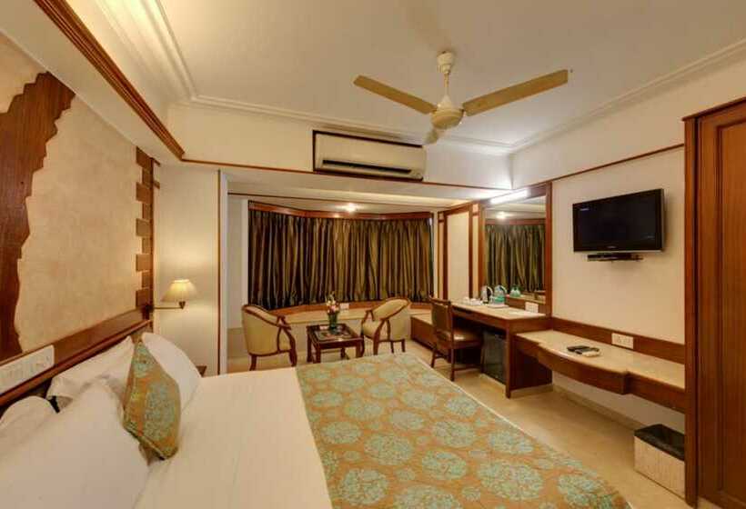 فندق Regal Enclave