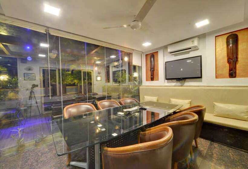 فندق Regal Enclave