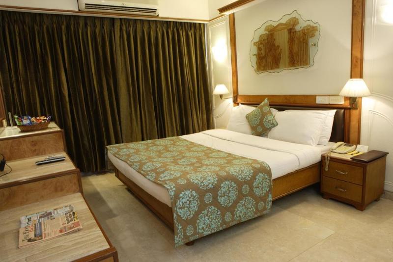 فندق Regal Enclave