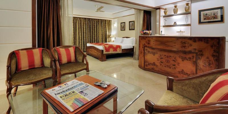 فندق Regal Enclave