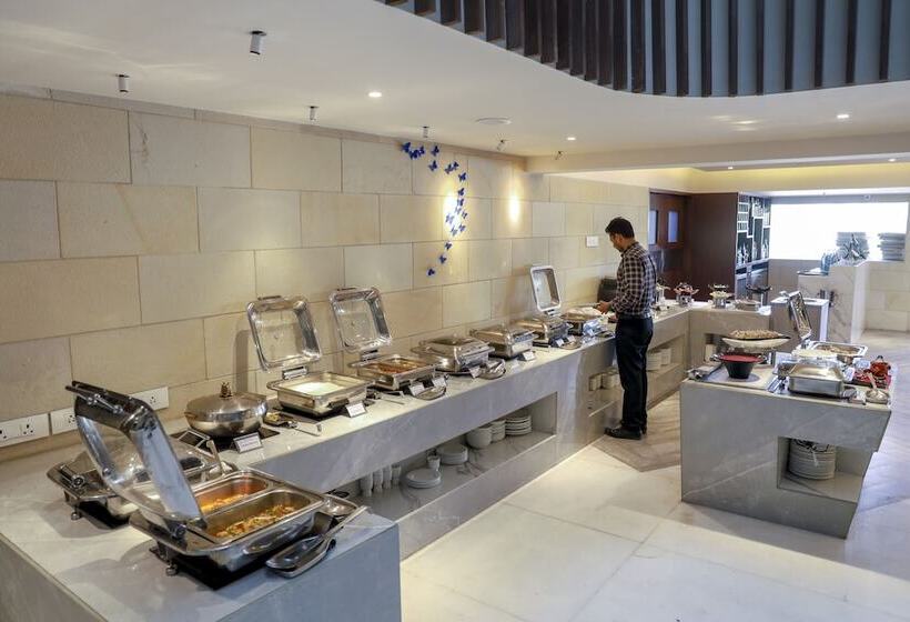 酒店 Royal Orchid Golden Suites Pune