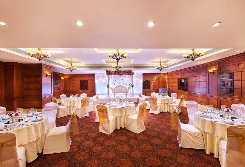 هتل The Accord Metropolitan