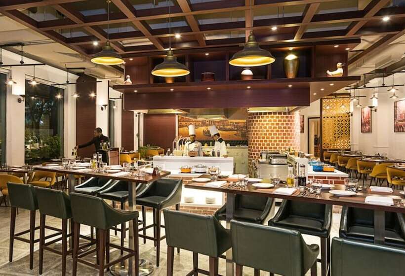 هتل The Accord Metropolitan