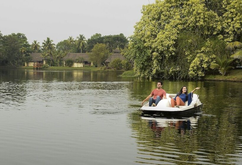 ホテル The Zuri Kumarakom  Kerala Resort & Spa
