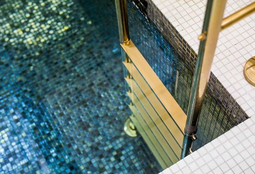 Town Hall Hotel   Shoreditch