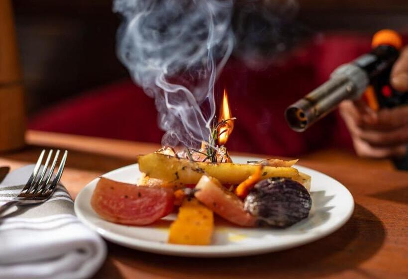 مبيت وإفطار The Leitrim Inn And Blueway Lodge